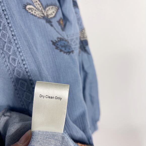 Blu Pepper Medium M Blue Floral VNeck Peasant Blouse Top Lace Detail 3/4 Sleeve - Picture 8 of 8